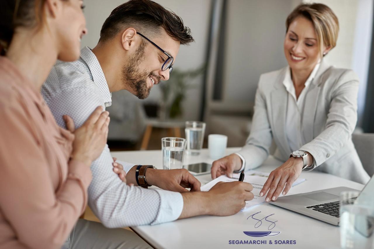 CONTRATO DE VENDA E COMPRA DE IMÓVEL